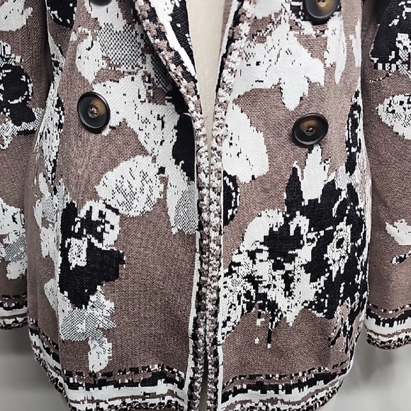 Chico's Black and White Floral Blazer - Picture 3 of 11